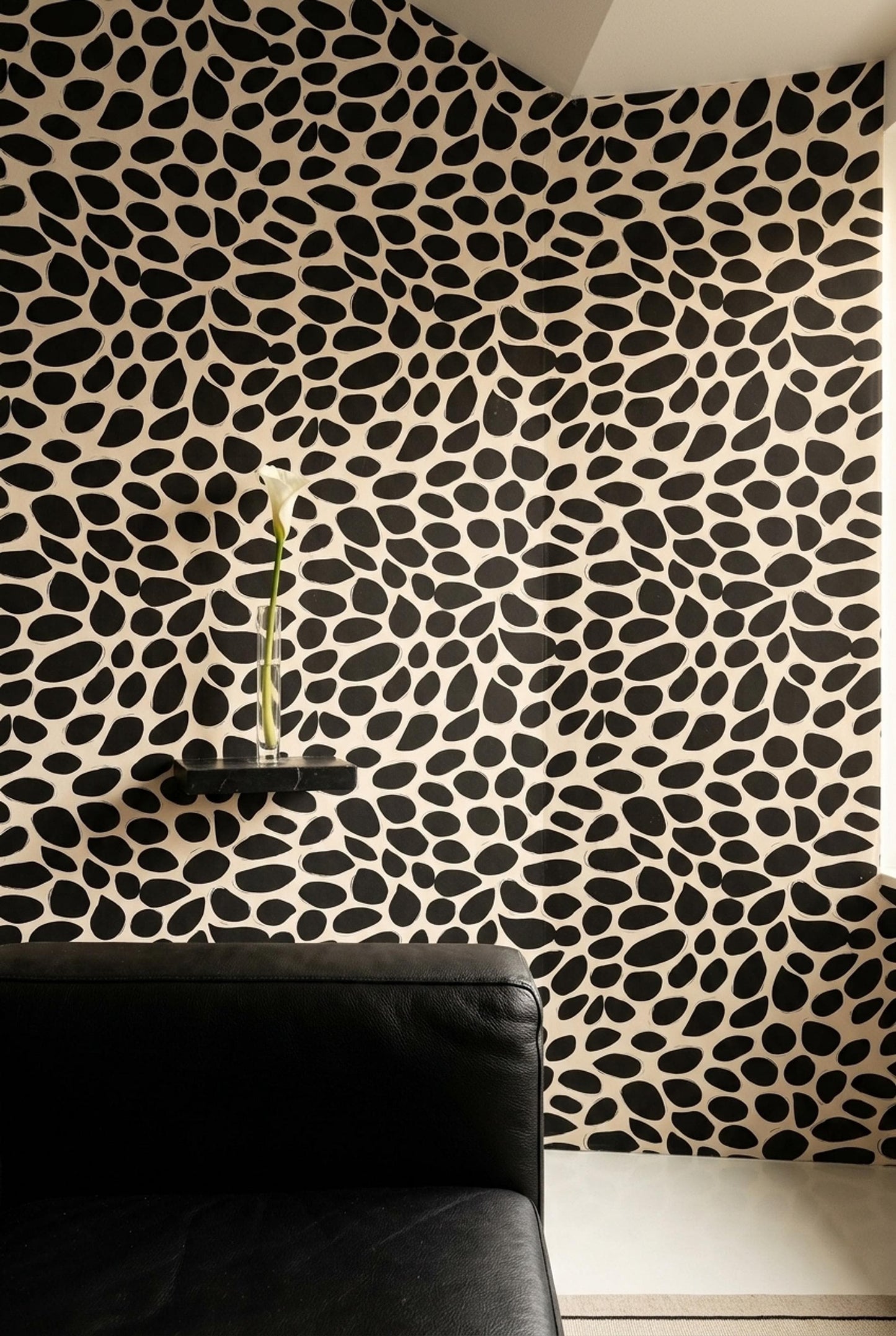Organic Dalmatian Print Wallpaper Modern Monochrome Pattern Scandinavian Wall Decor